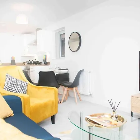 Exoticstay Apartments: Luxe City Centre Smart Apartment *