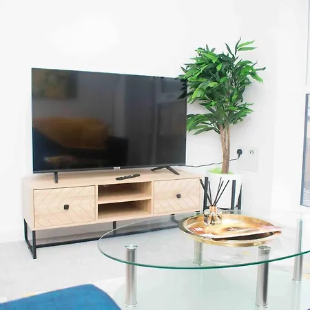 Exoticstay Apartments: Luxe City Centre Smart Apartment *